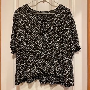 Black Printed Flutter Tee with Buttons, Madewell/Target, size Large